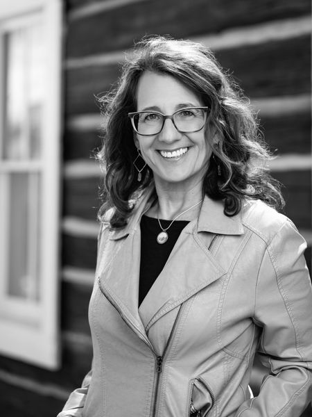 Dina Sanchez, Broker / Partner